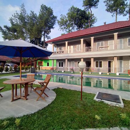 Villa Batu Tua Puncak RedPartner Bogor Esterno foto