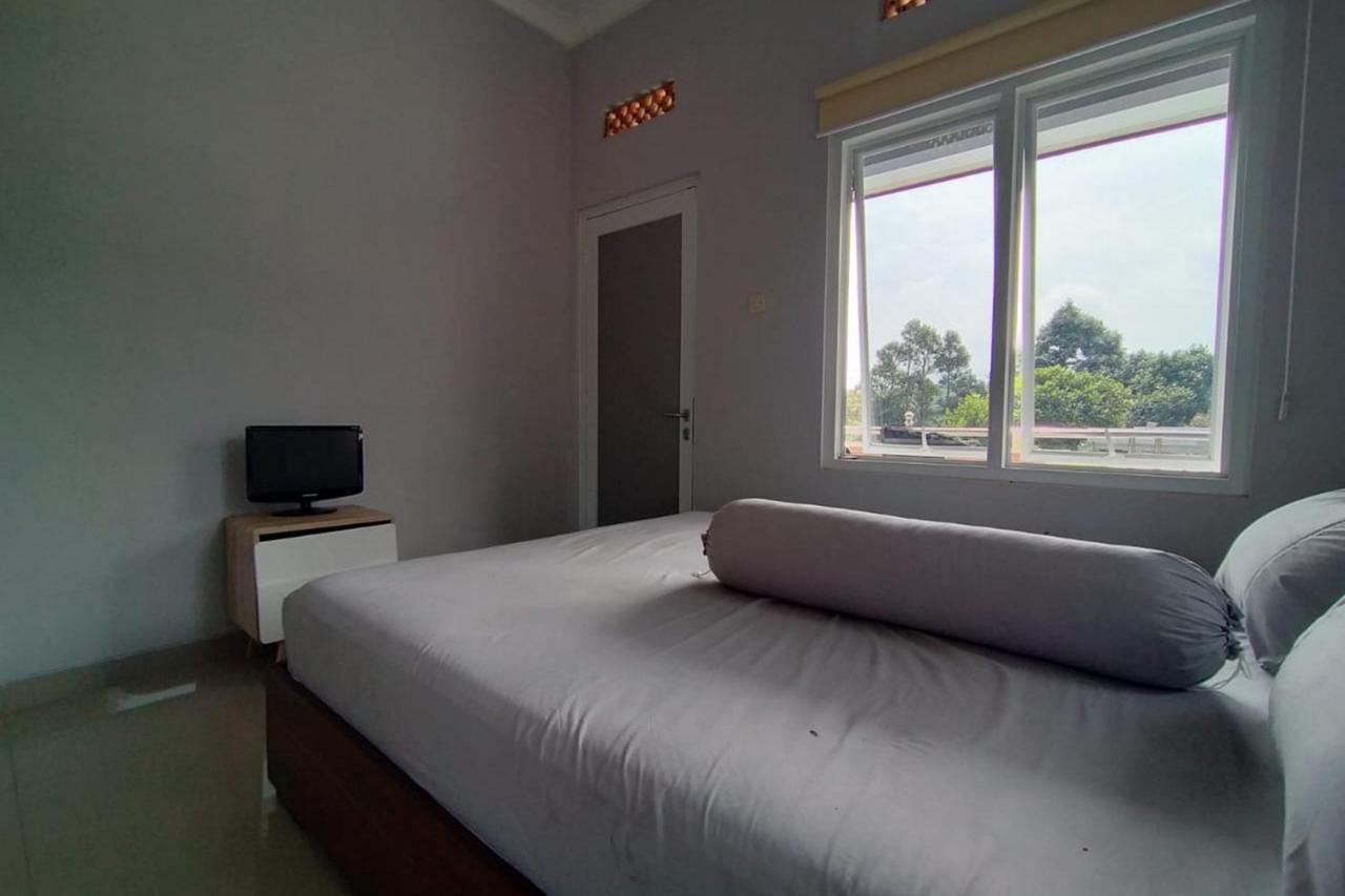 Villa Batu Tua Puncak RedPartner Bogor Esterno foto